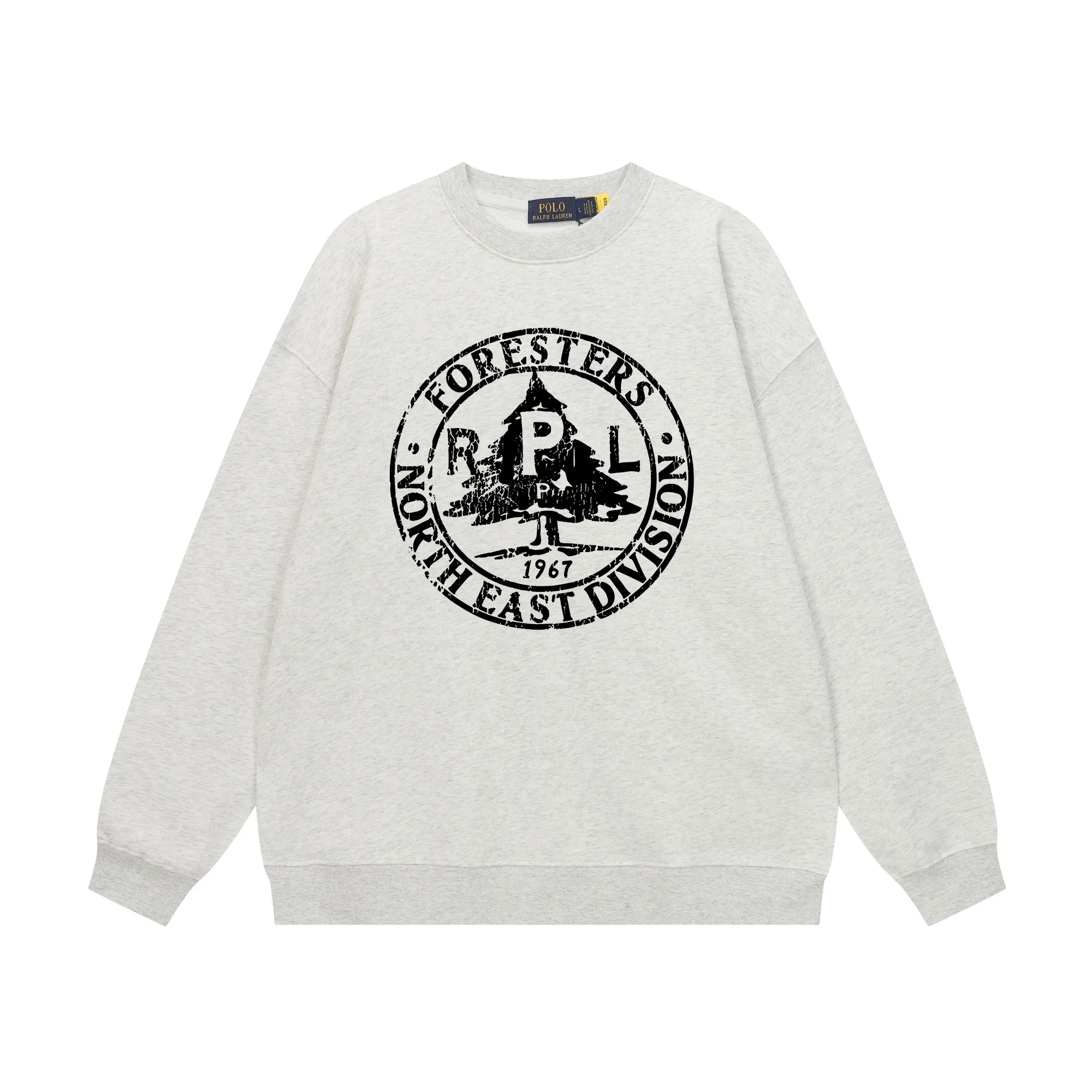 P200 Long-term stock] RalphLauren/Ralph Lauren 2025 autumn and winter new bear letter print 420g heavy large terry sweatshirt Ralph Lauren's age-reducing item, the coat fabric is made of 85% cotton ➕15% polyester, which not only retains the softness, comfort and breathability of cotton, but also adds the wear resistance and wrinkle resistance of polyester fiber, making the clothes more durable and easy to care for. Even in slightly cooler weather, you won't feel stuffy when wearing it. This kind of fabric has a natural crisp feel and is not easy to pill or deform. The bear on the chest is printed with English letters. It is full of color, full of three-dimensionality, and lifelike, adding a bit of liveliness and interest to the whole sweatshirt. There is no pressure to dress, regardless of age or gender. Complete accessories! Color: black, white, navy blue, light floral gray Size: M-L-XL-XXL
